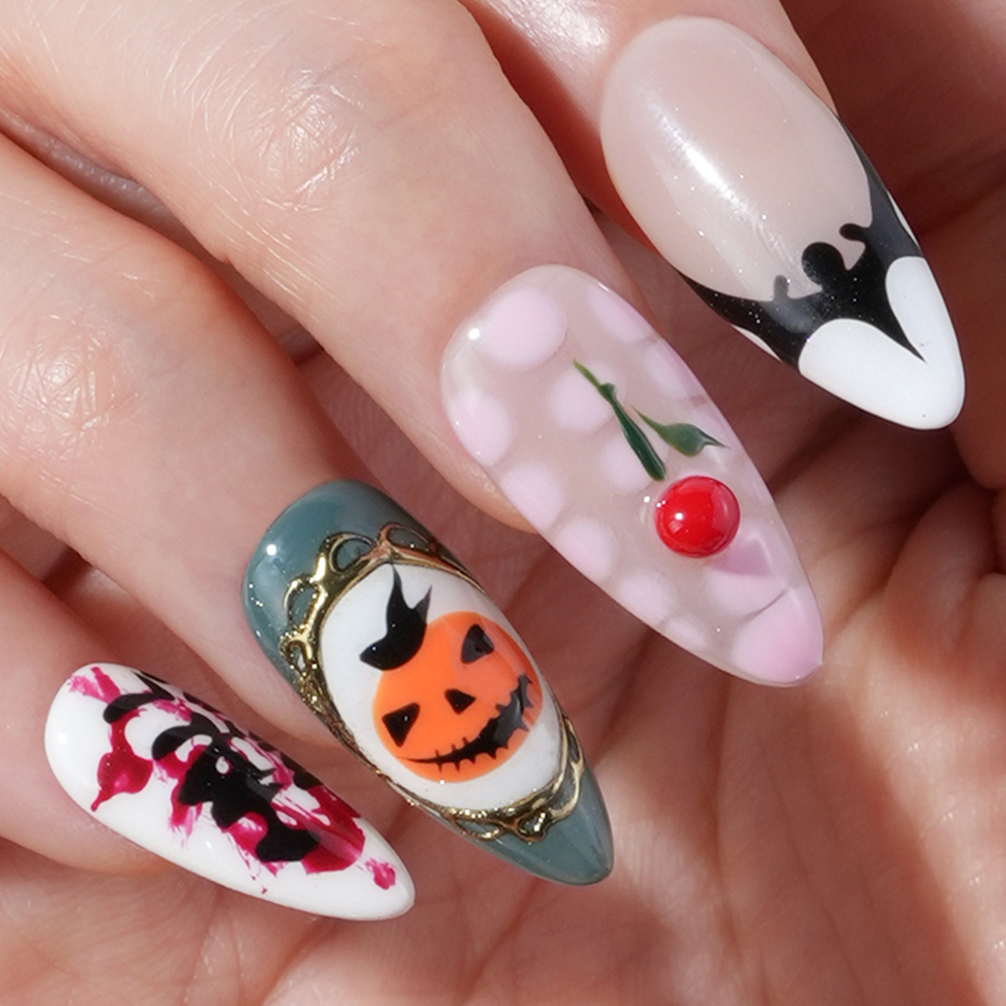 Noir Diva - Spooky Darling
