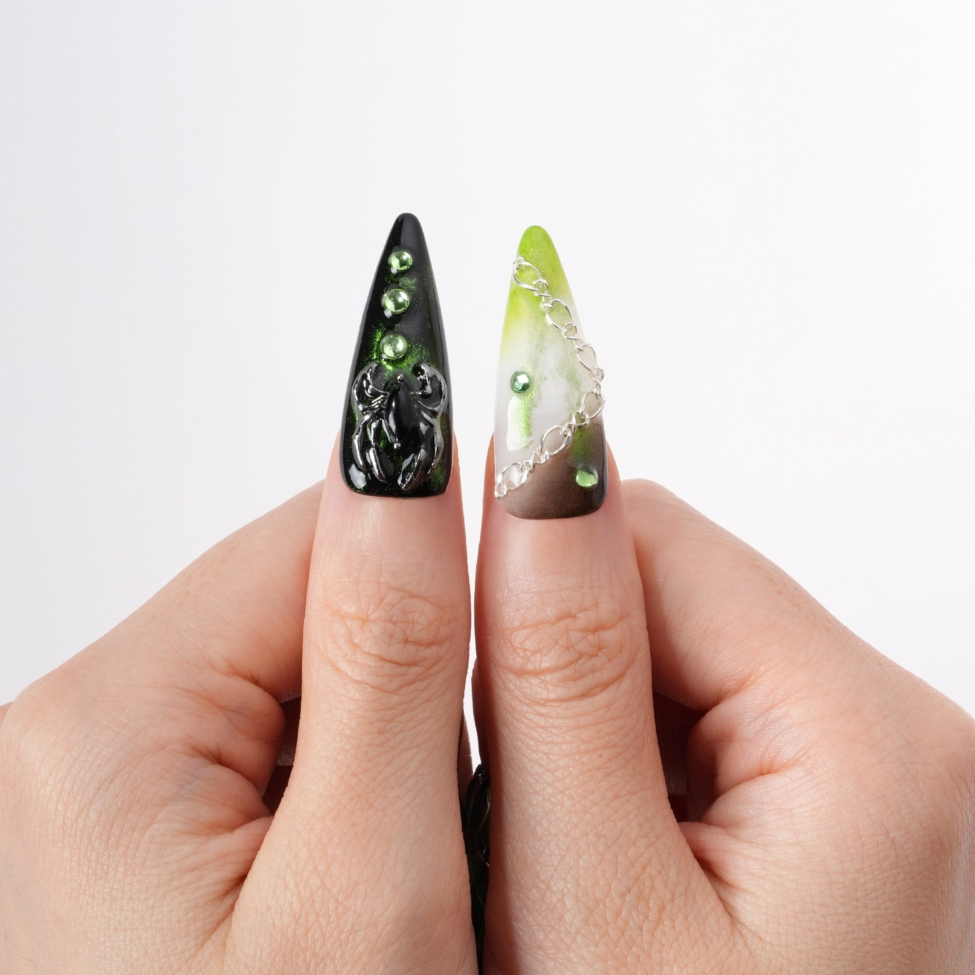 Noir Diva - Emerald Fang