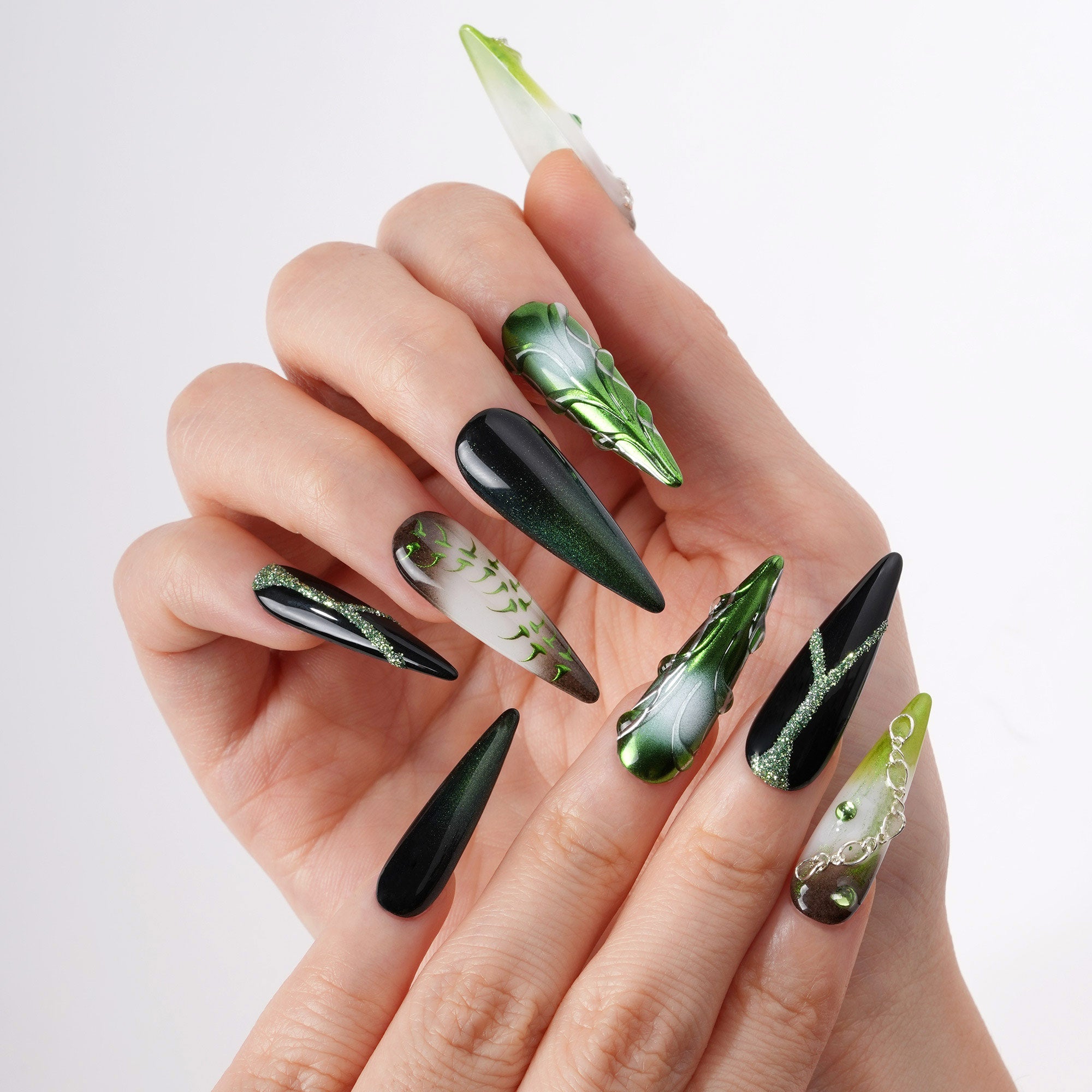 Noir Diva - Emerald Fang