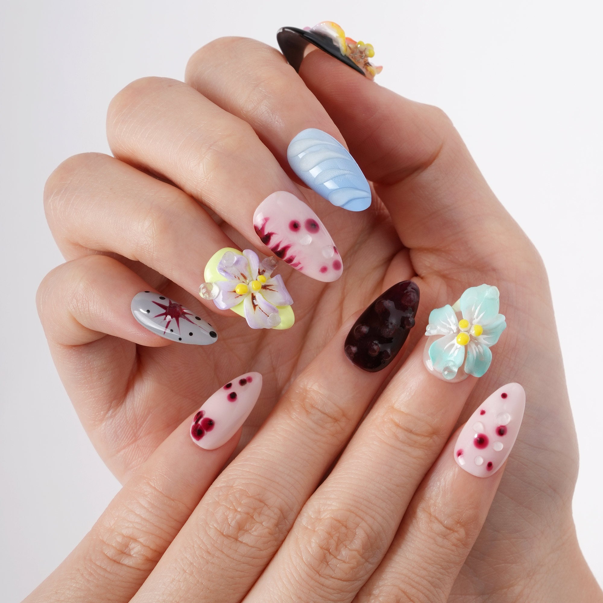 Noir Diva - Ethereal Bloom