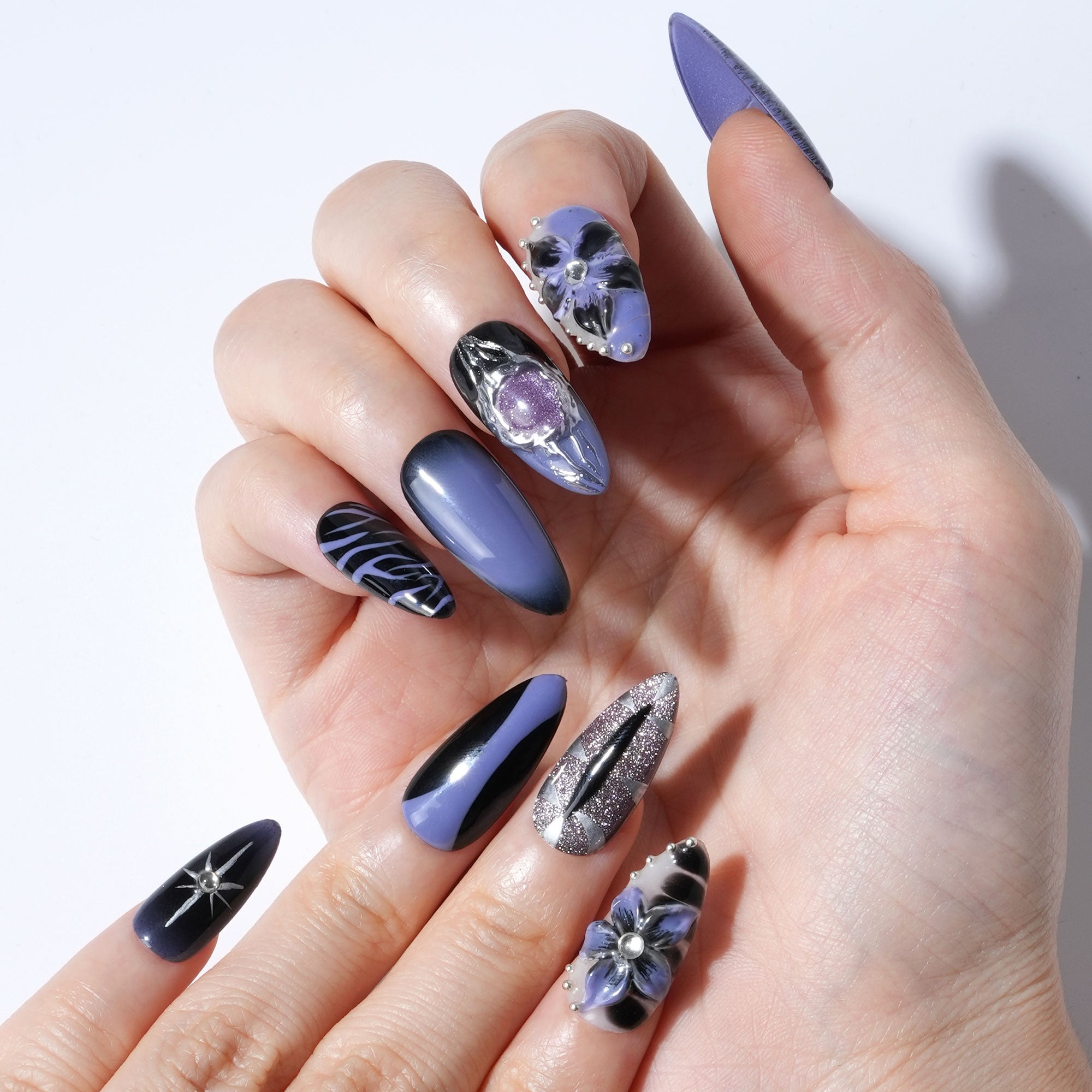 Noir Diva - Violet Gaze