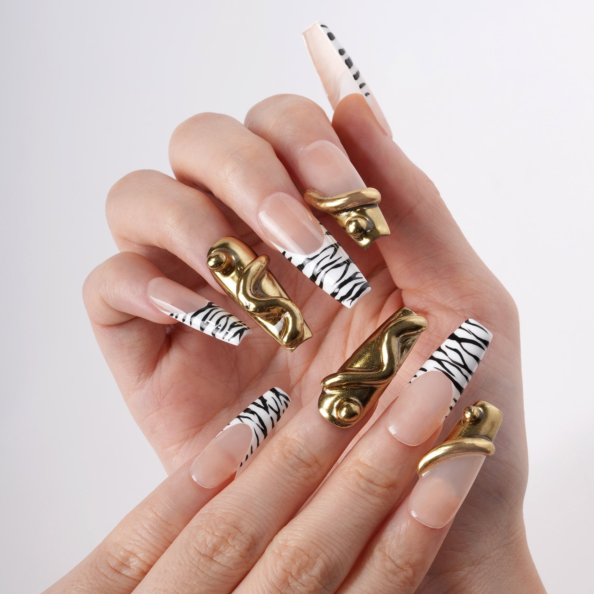 Noir Diva - Zebra Edge