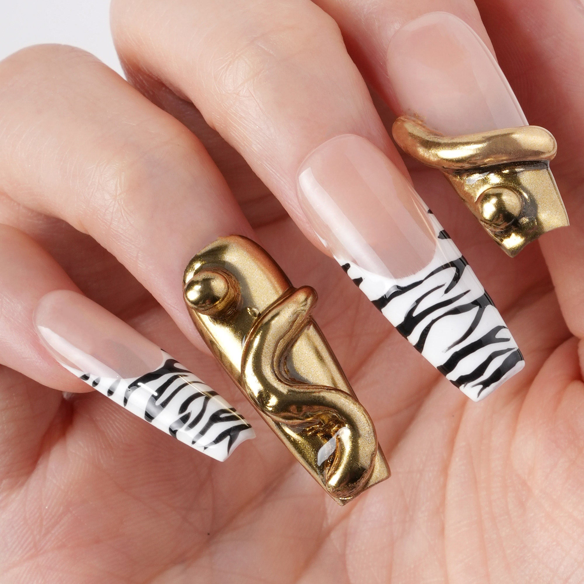 Noir Diva - Zebra Edge